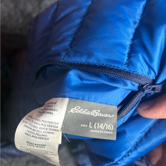 Eddie Bauer Men's Navy and Blue Puffer Jacket Size Kids Large - Picture 5 of 5